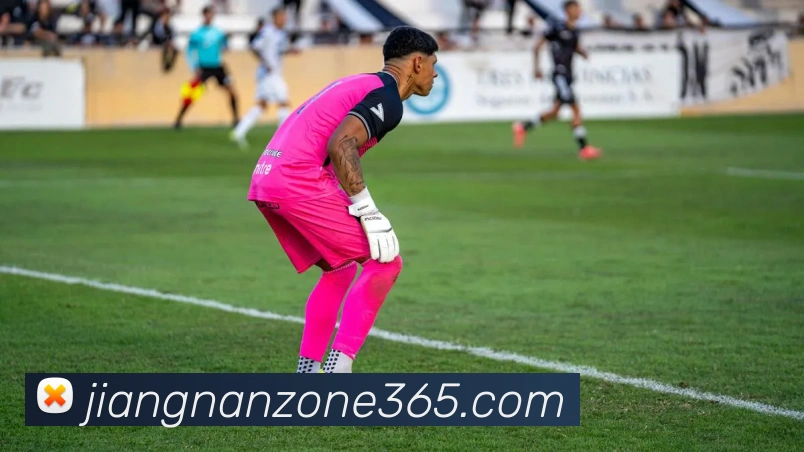 科比怀特备受瞩目但目前交易进展仍未实质性推进